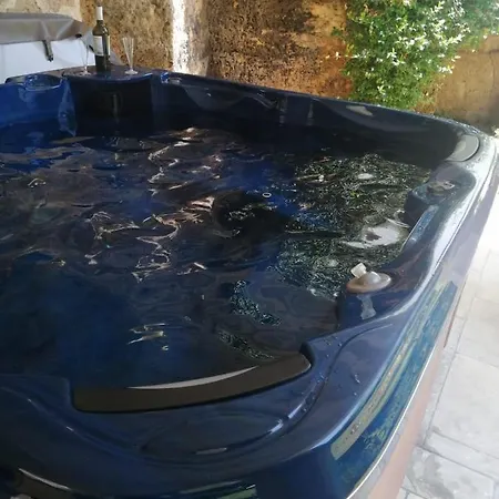 Fata Bianca Salento - Giardino Botanico Con Piscina בית נופש Novoli